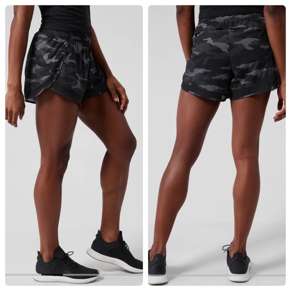 Athleta Pants - Athleta Printed Mesh Racer Run Short 4” Black Camo Lux Size Medium